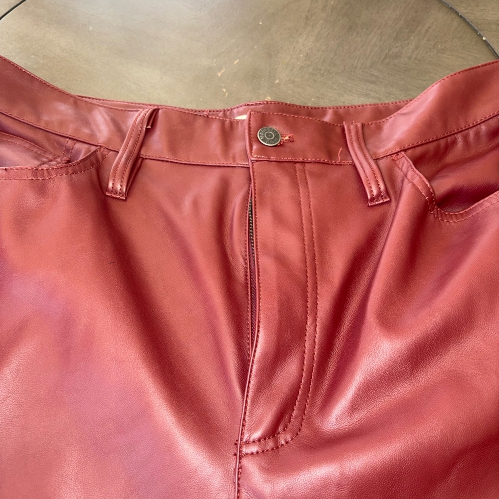 Faux leather pants size 32 - Picture 3 of 3